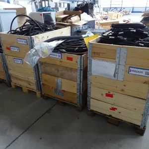 Posten Hydraulikschläuche (Inhalt 4 Palettenboxen)