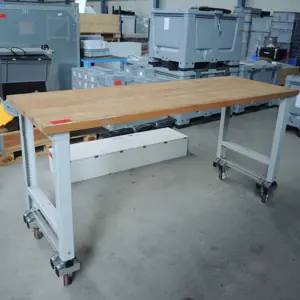 Mobiler Arbeitstisch