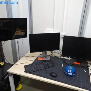 3 27-palčni monitorji