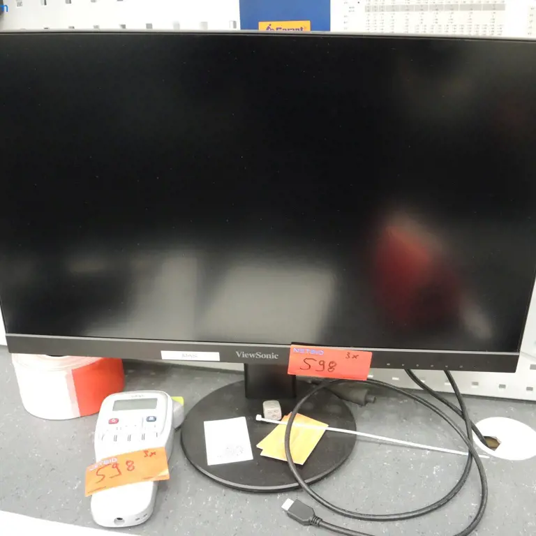 2 27-palčni monitorji ViewSonic