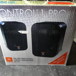 Dvosmerni kompaktni zvočnik JBL Control 1 Pro