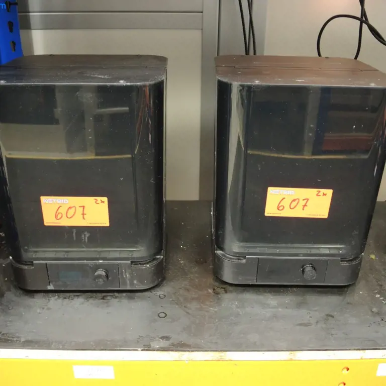 2 Stations de durcissement par UV Formlabs Form Cure L