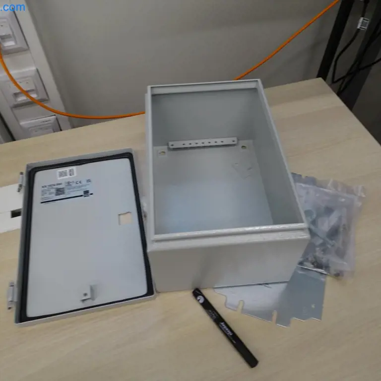 2 Carcasa mural de instalación Rittal KX 1574.000