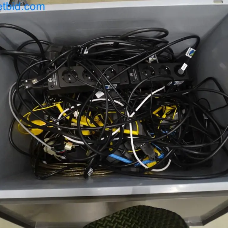 Elementos de alimentación y cable de conexión verschiedene