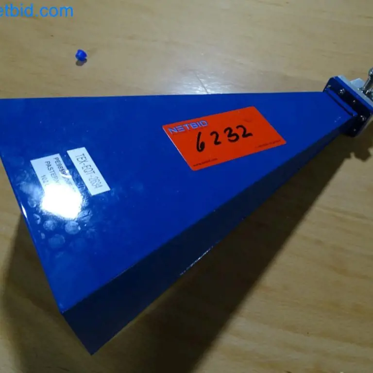 Antena Bocina de ganancia estándar WR-137 5,85 GHz a 8,2 GHz Pasternack PE9859B/NF-20