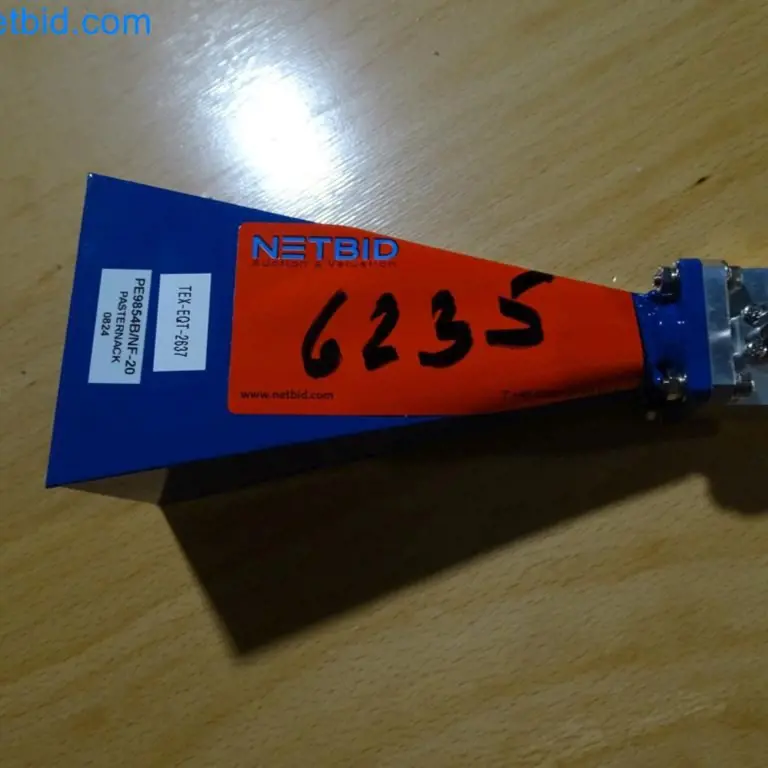 Antena Ganancia estándar Bocina WR62 20 dB 12,4 GHz a 18 GHz Pasternack PE9854B/NF-20