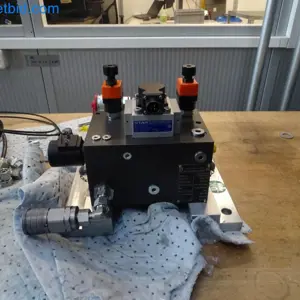 Distribuidor hidráulico (SIN mangueras de conexión) Rota Teknik RT 24