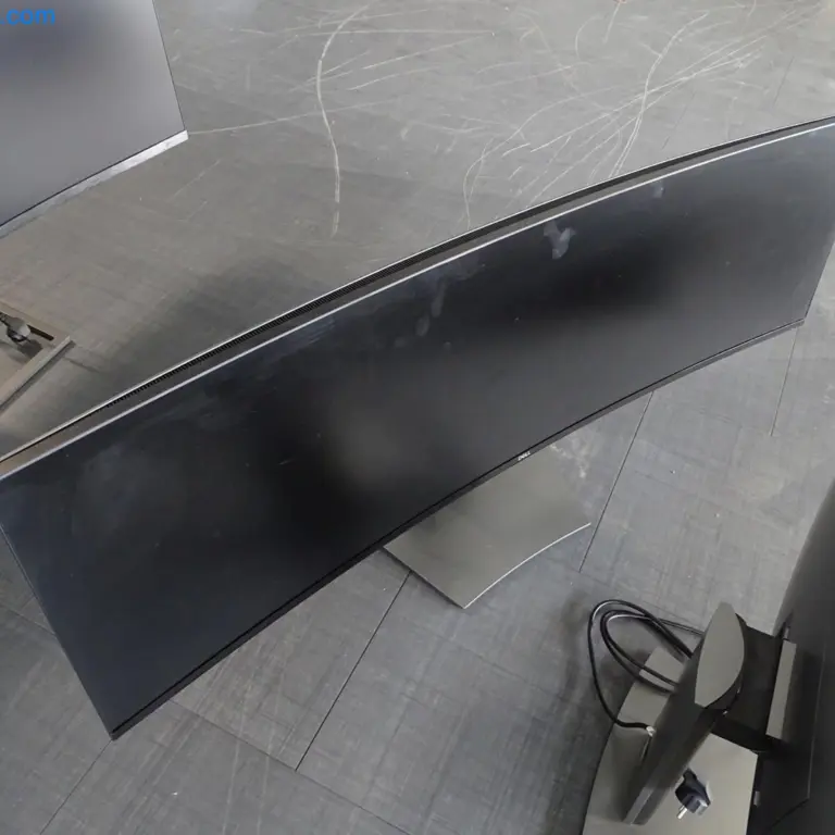 49"-Curved-Monitor Dell
