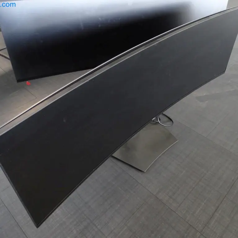 49"-Curved-Monitor Dell