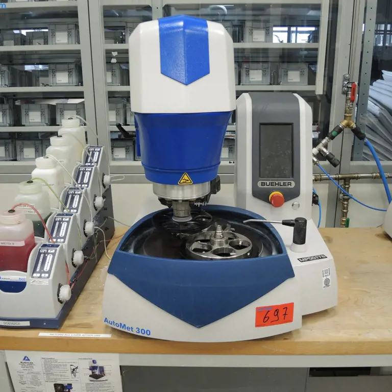 Appareil de ponçage et de polissage (MP00178) Buehler AutoMet 300 Modell 49-7268