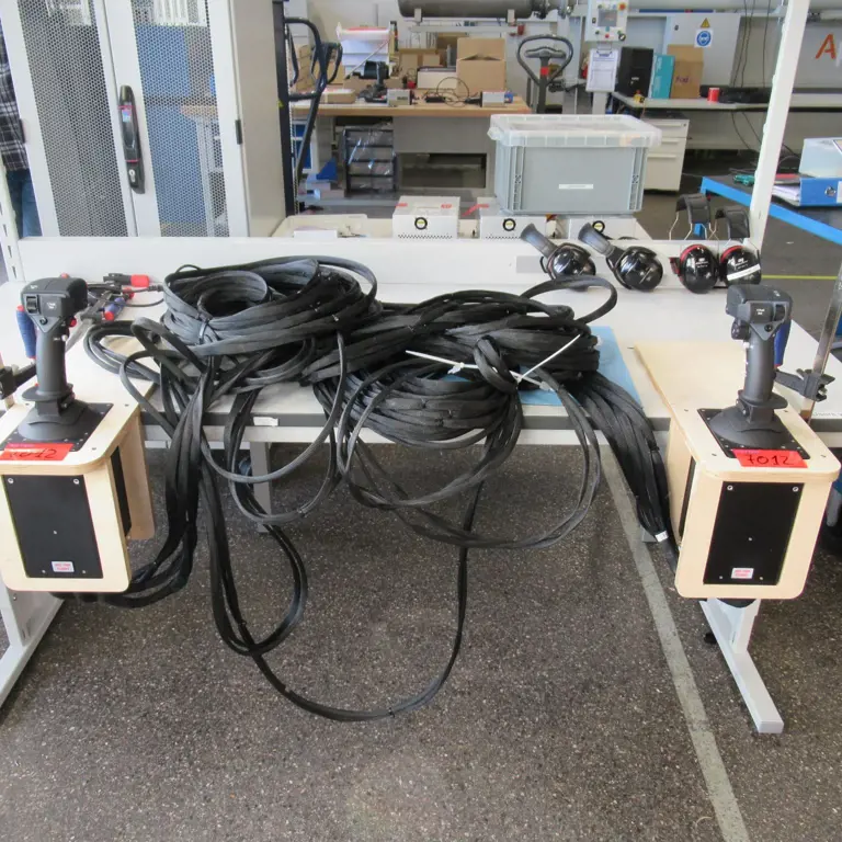 Paar RH Inceptor L/R (Not for flight) Ratier Figeac MFR F0221