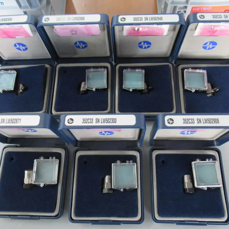 7 Accéléromètre mono-axe ICP PCB Piezotronics 352C33