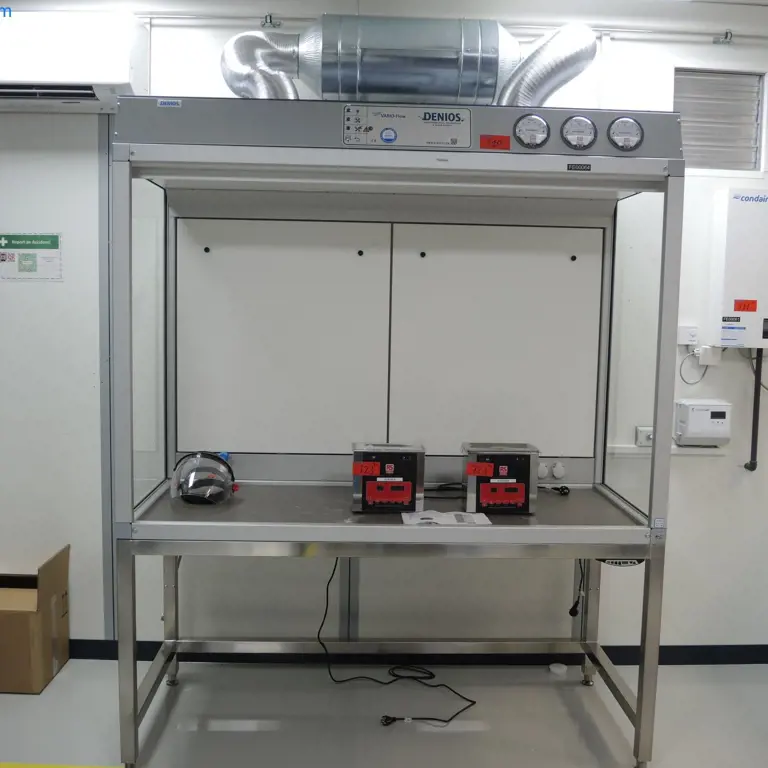 Bezpecnostní skrín/ digestor (FE00064)  Denios Vario-Flow GAP.135.180_N