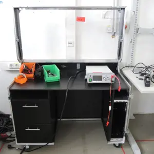 mobiler Arbeitstisch (OHNE weitere sichtbare Gegenstände)