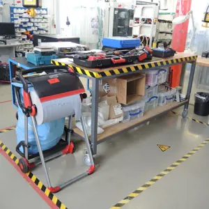 mobiler Arbeitstisch (OHNE weitere sichtbare Gegenstände)