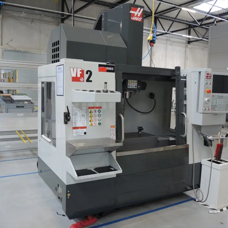 fresadora vertical de 3 eixos  Haas VF2