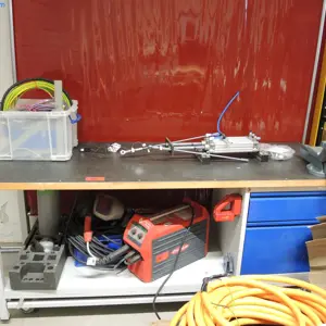 Mobilny stół warsztatowy (BEZ zawartości) Rau