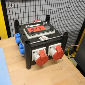 Přenosný rozdělovač energie Brennenstuhl BSV 3/32 2 IP44