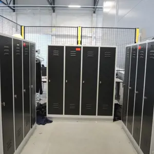 3 Kovinske omarice (delno zaklenjene) CP