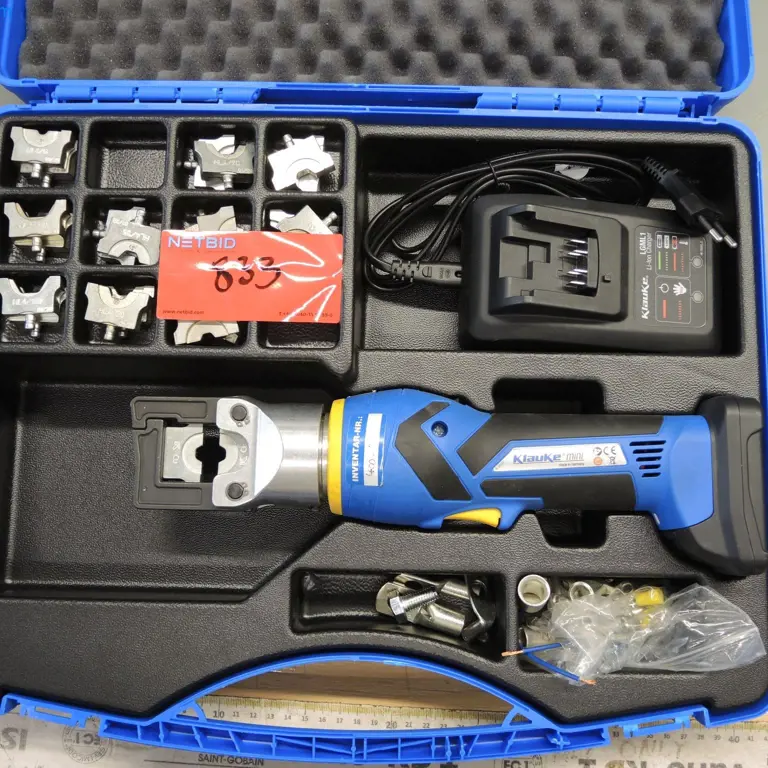 Krimpovací kleště napájené baterií Klauke Mini EK35/4ML