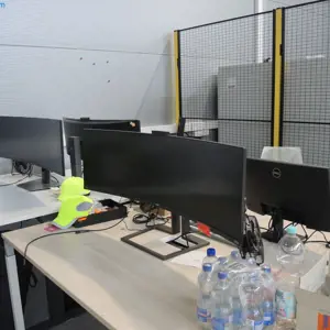 6 Monitores curvos de 49 polegadas Philips Brilliance 499P