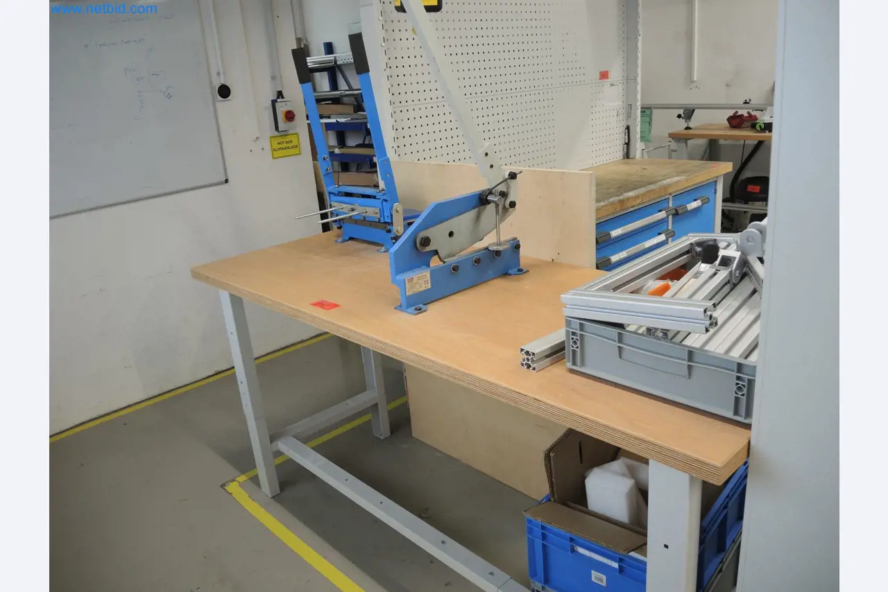 LILIUM eAircraft GmbH / LILIUM GmbH; maszyny, systemy testowe i sprzęt operacyjny do produkcji eVTOLs-1