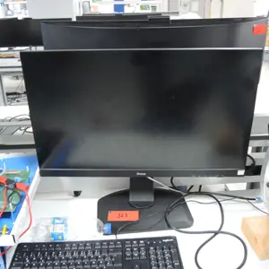 13 49" zakřivené monitory Philips/ LG