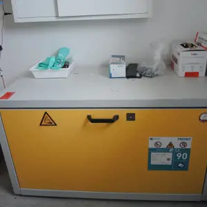 Bezpečnostní skříň (BEZ klíče) Priorit EN90U:063-110-1AFB-1