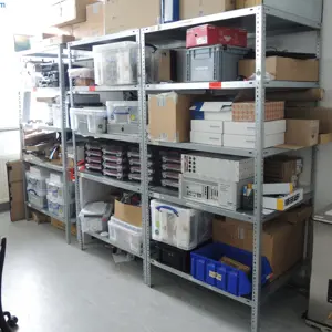 3 Montážní police (BEZ obsahu)