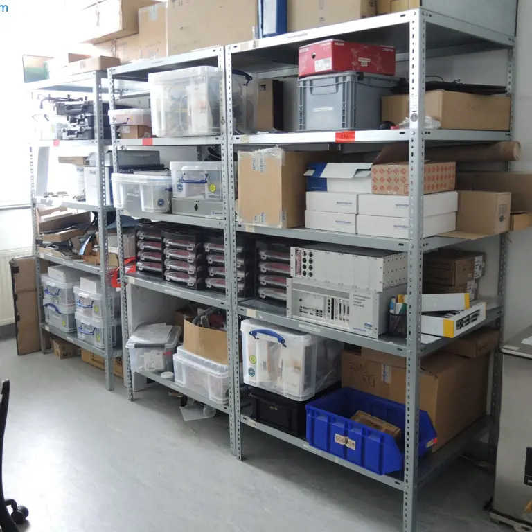 3 Montážní police (BEZ obsahu)