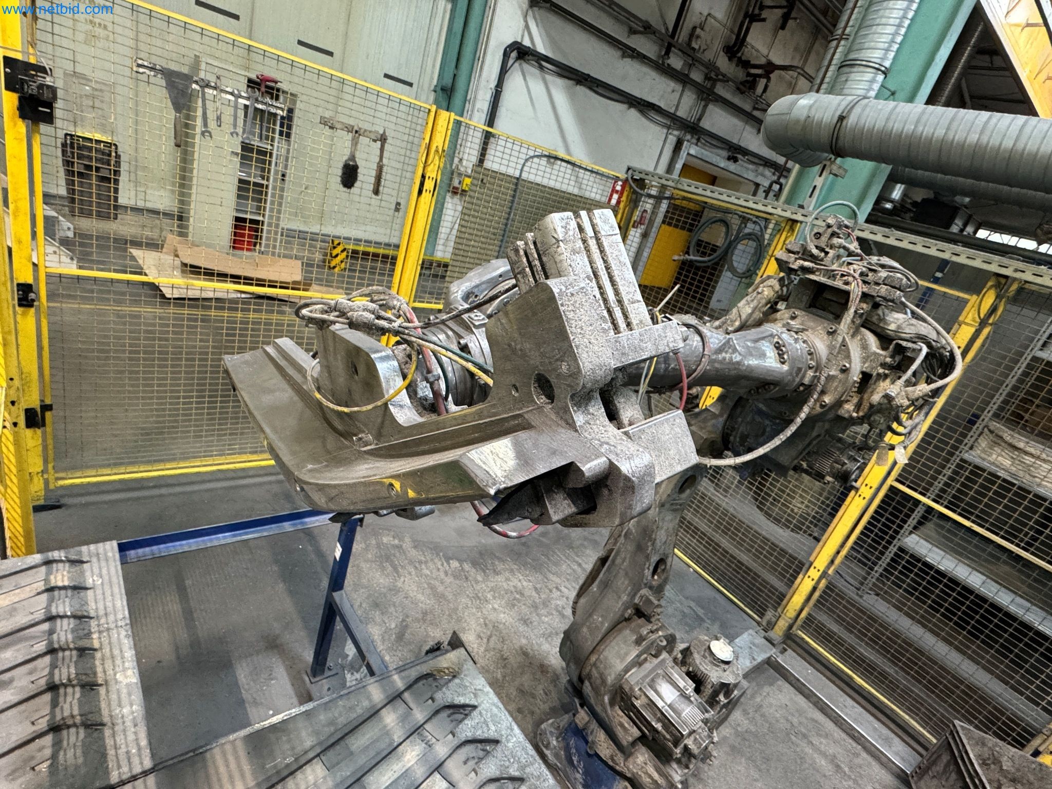 Maszyny z sektora technologii powierzchni-9