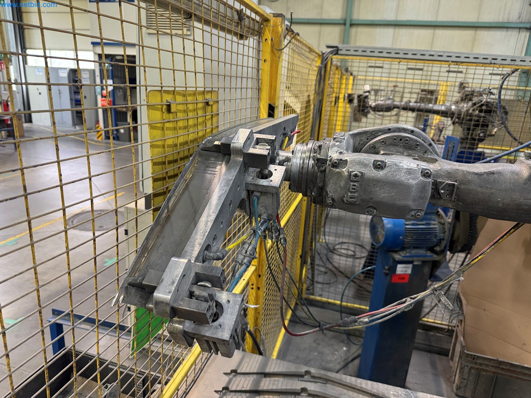 Maszyny z sektora technologii powierzchni-2