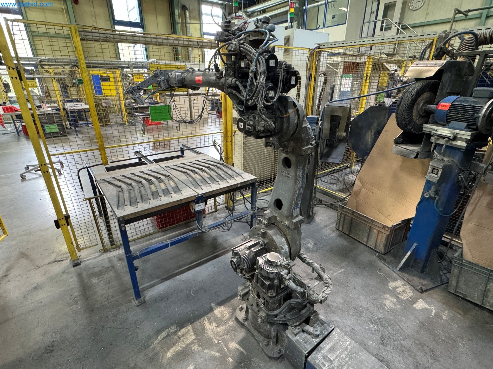 Maszyny z sektora technologii powierzchni-6