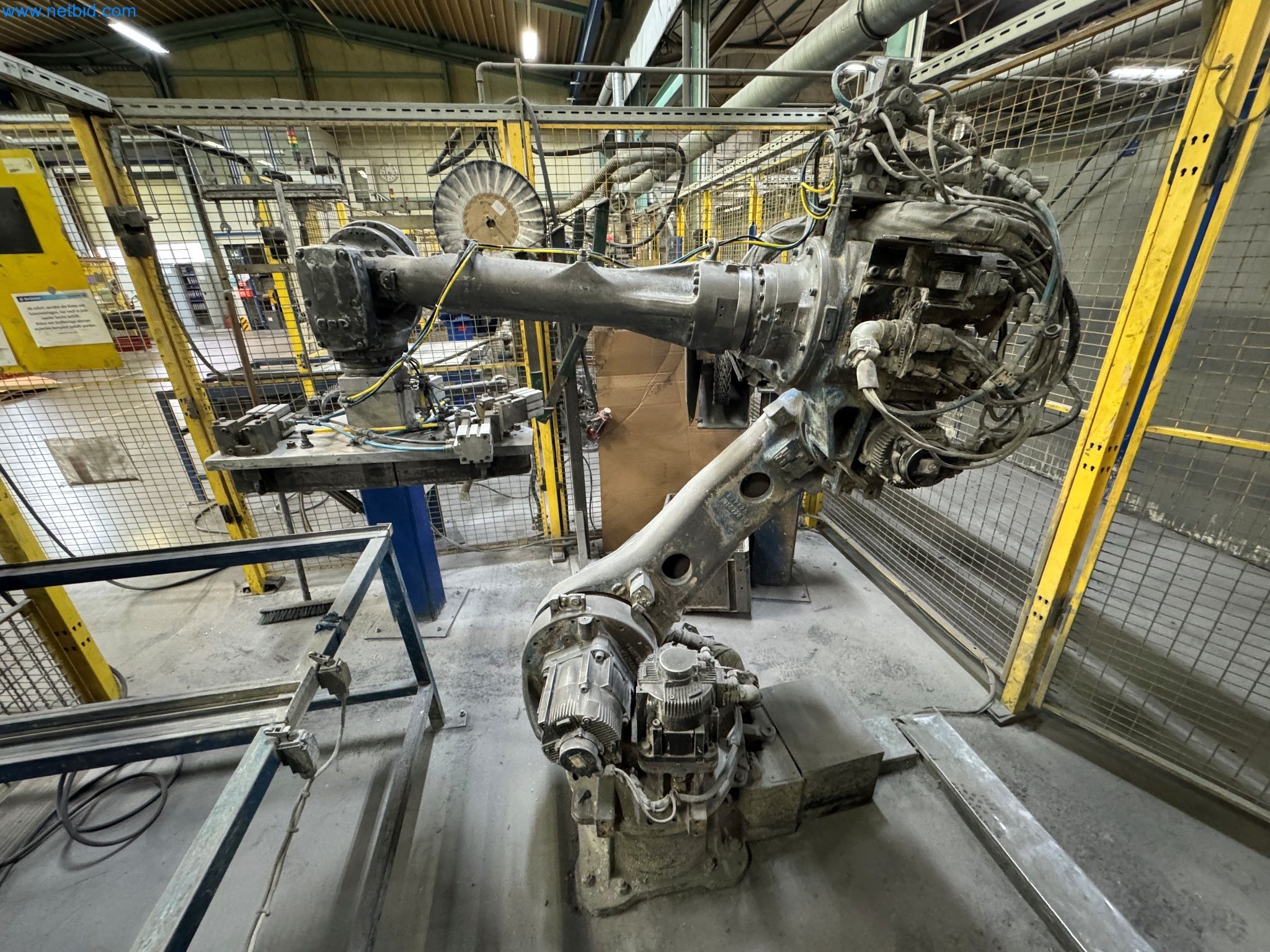 Maszyny z sektora technologii powierzchni-4