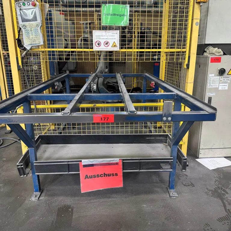 Load carrier table
