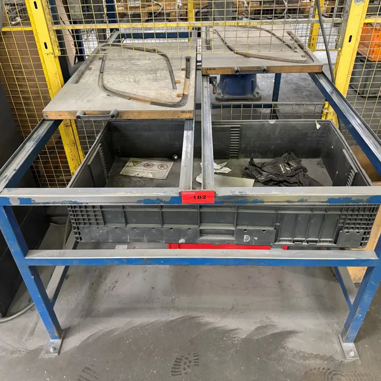 Load carrier table