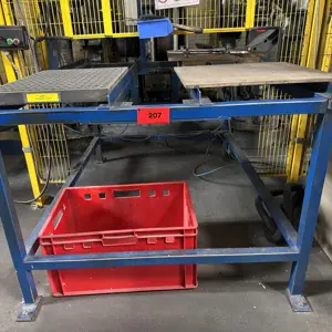 Load carrier table