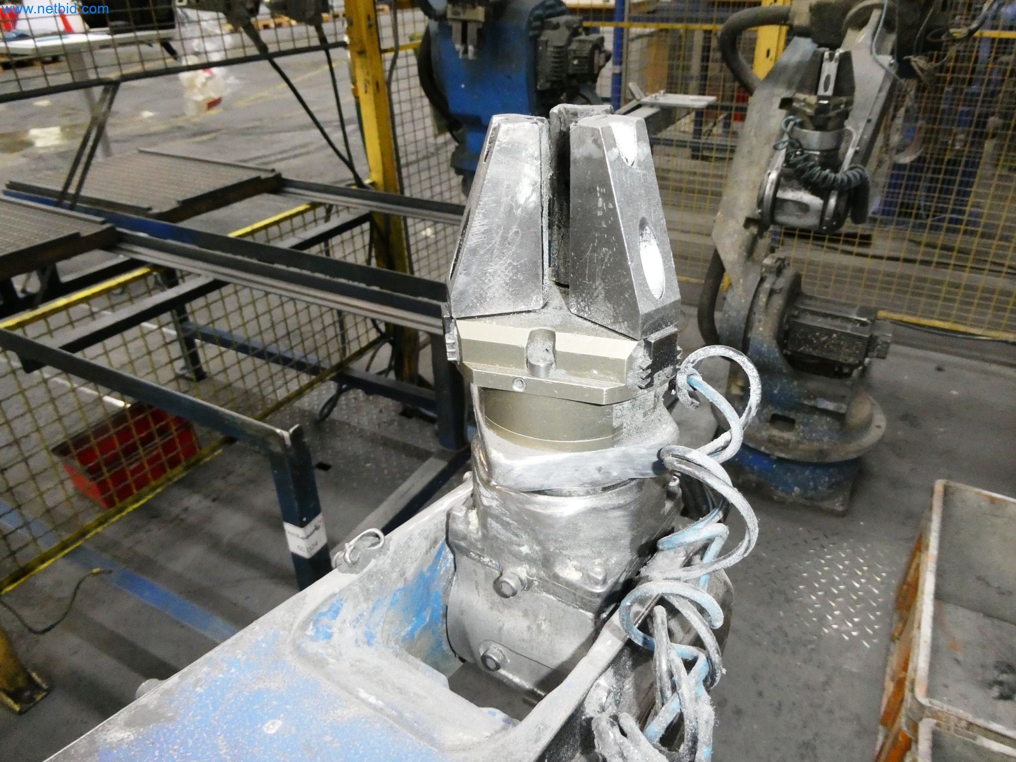 Maszyny z sektora technologii powierzchni-3