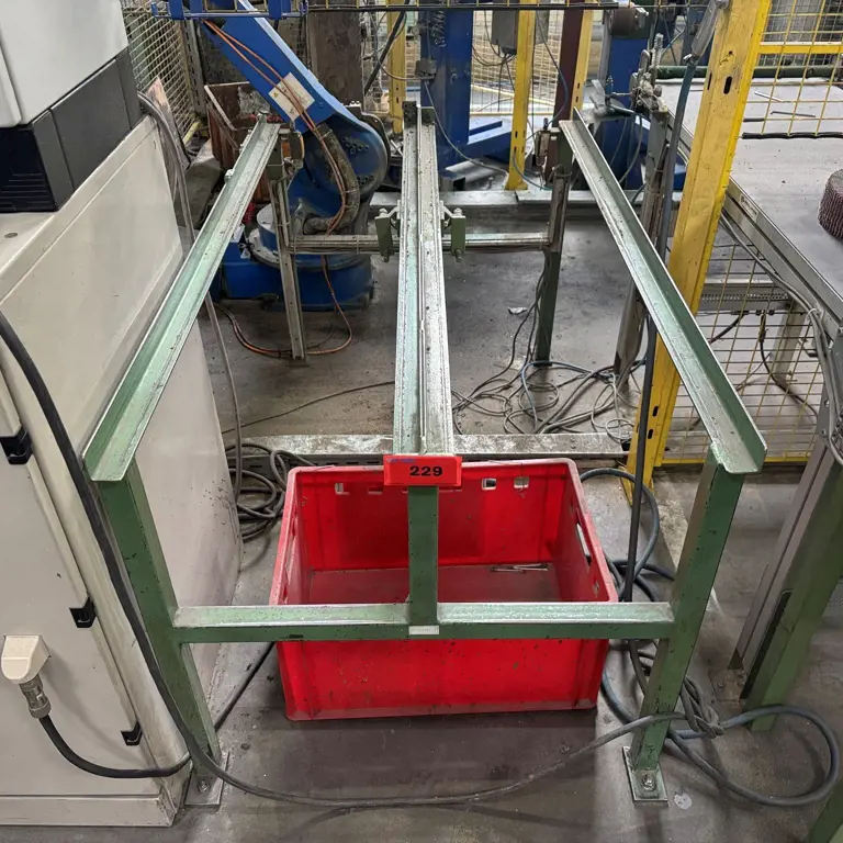 Load carrier table