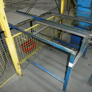 Load carrier table