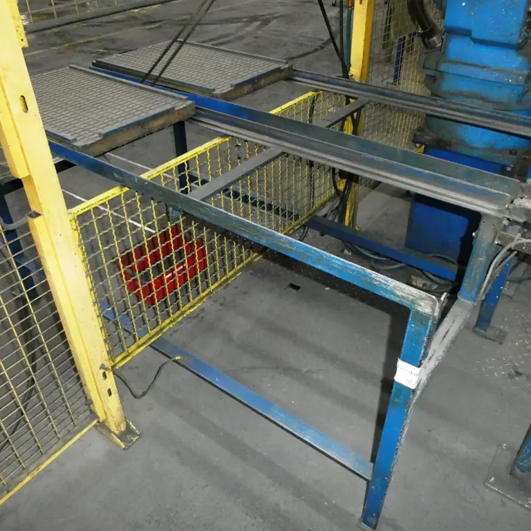 Load carrier table