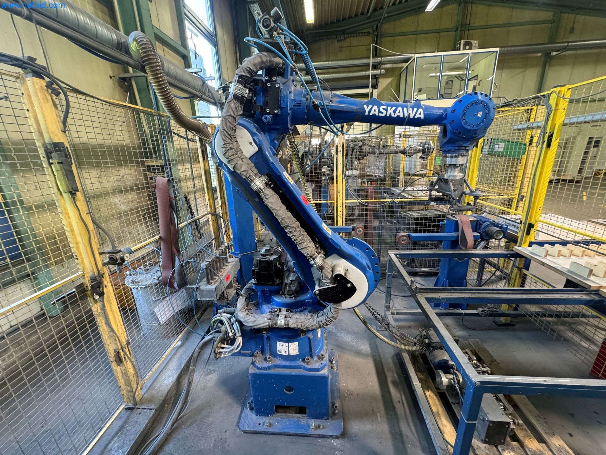 Maszyny z sektora technologii powierzchni-1