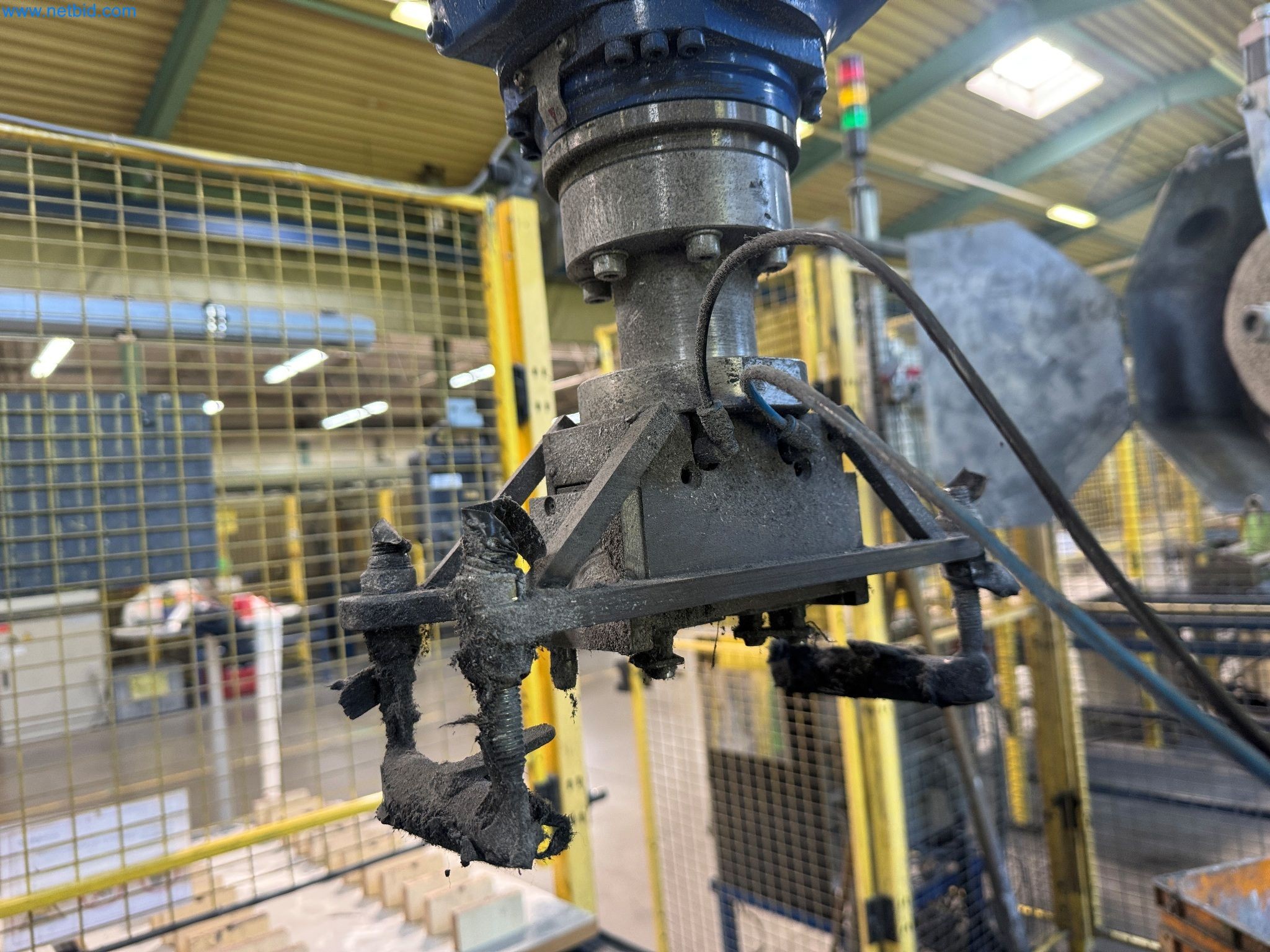 Maszyny z sektora technologii powierzchni-3