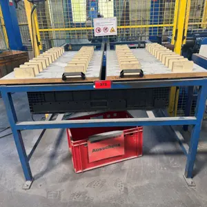 Load carrier table