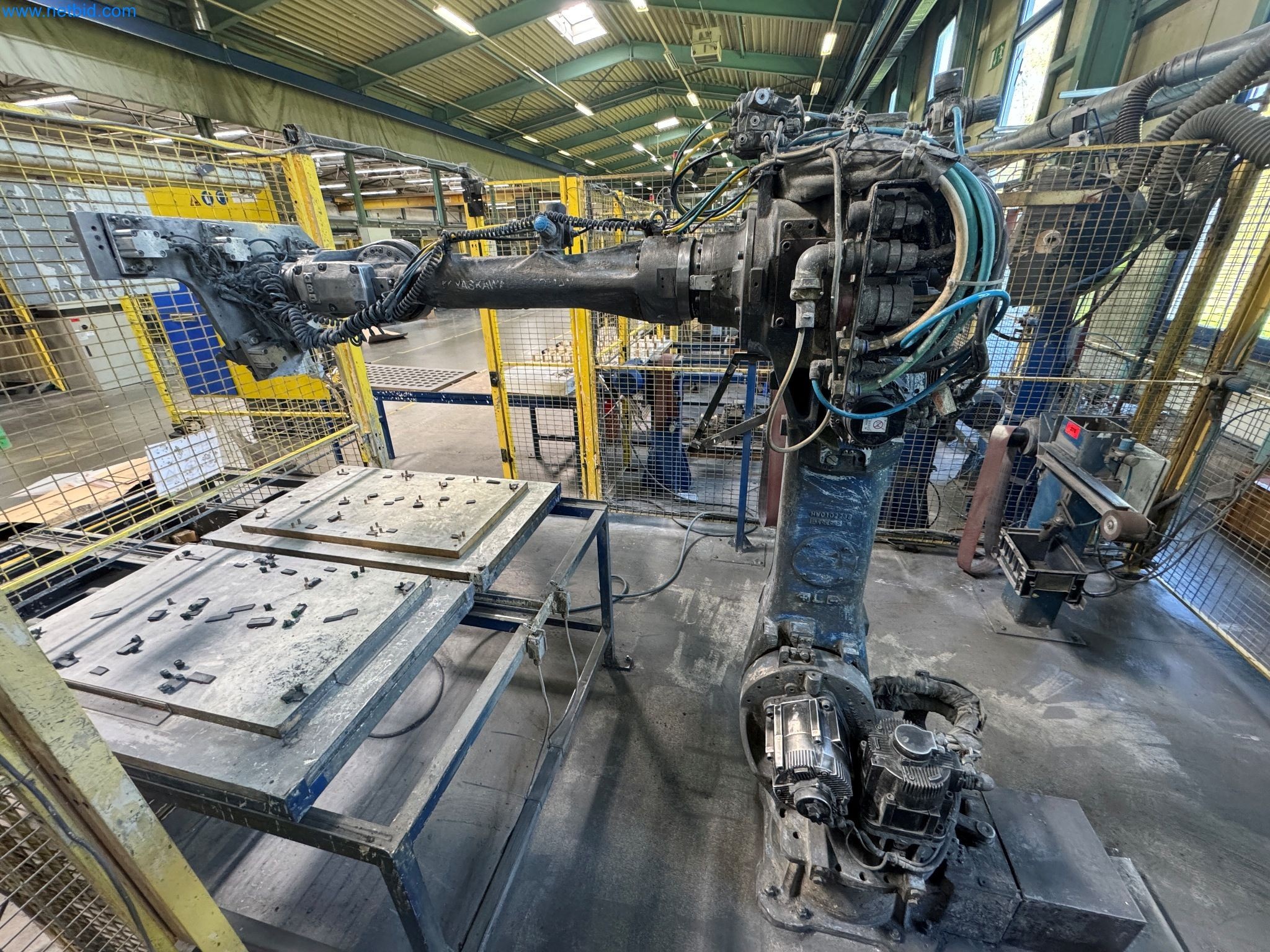 Maszyny z sektora technologii powierzchni-8