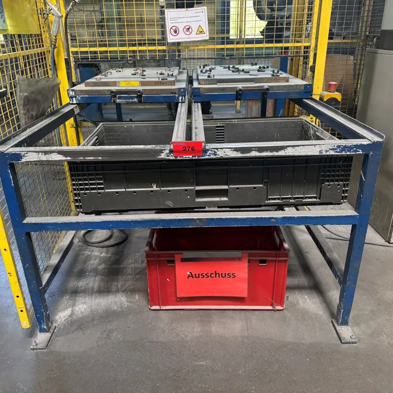Load carrier table