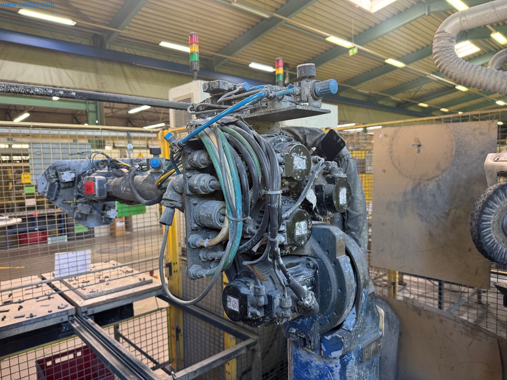 Maszyny z sektora technologii powierzchni-4