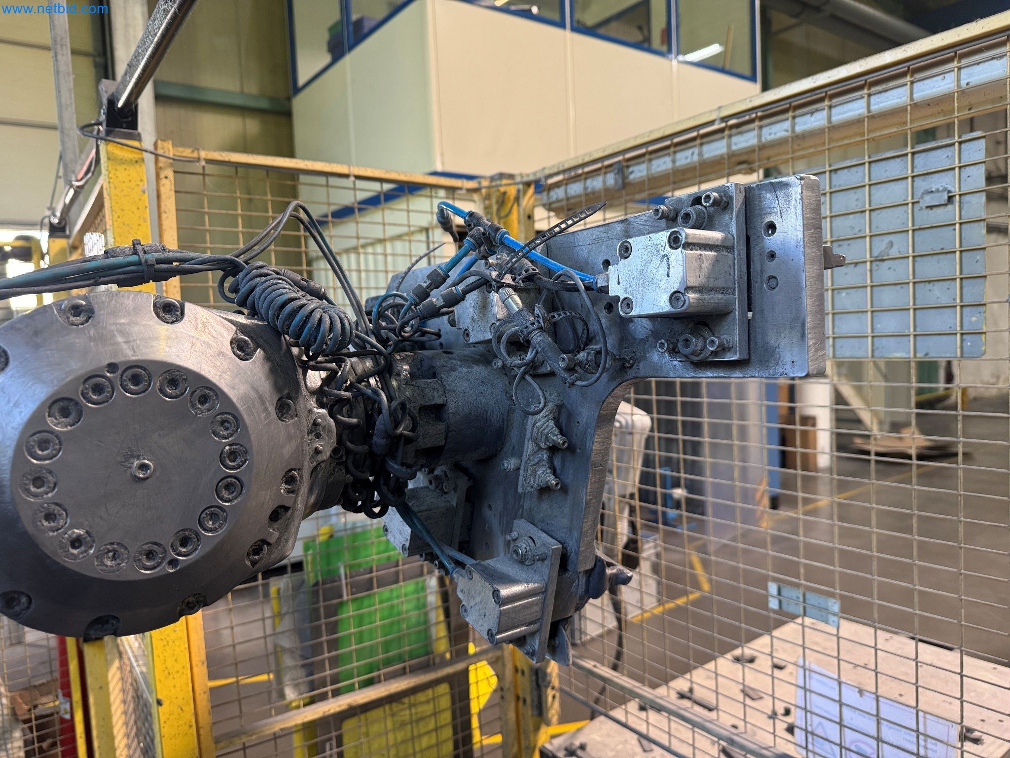 Maszyny z sektora technologii powierzchni-7