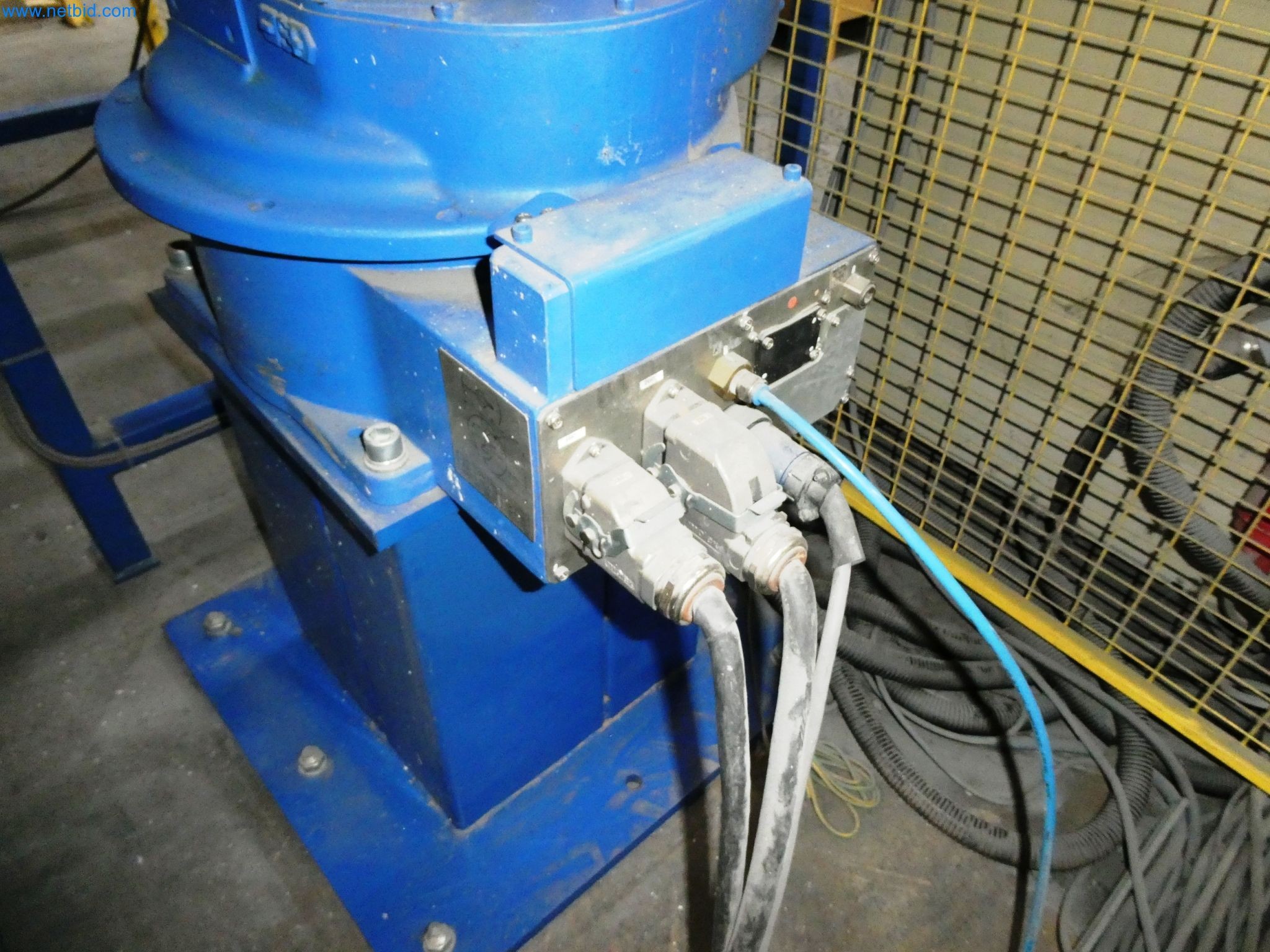 Maszyny z sektora technologii powierzchni-6