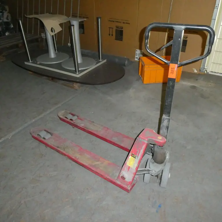 Pallet truck